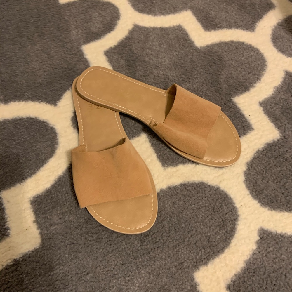 Coconut flat slides. Women’s size 8.